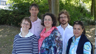 Gruppenbild der Regionalen Fachberater Physik: Frau Winkler-Virnau, Frau Nikolaus, Frau Tölle, Herr Buchhold, Herr Jung